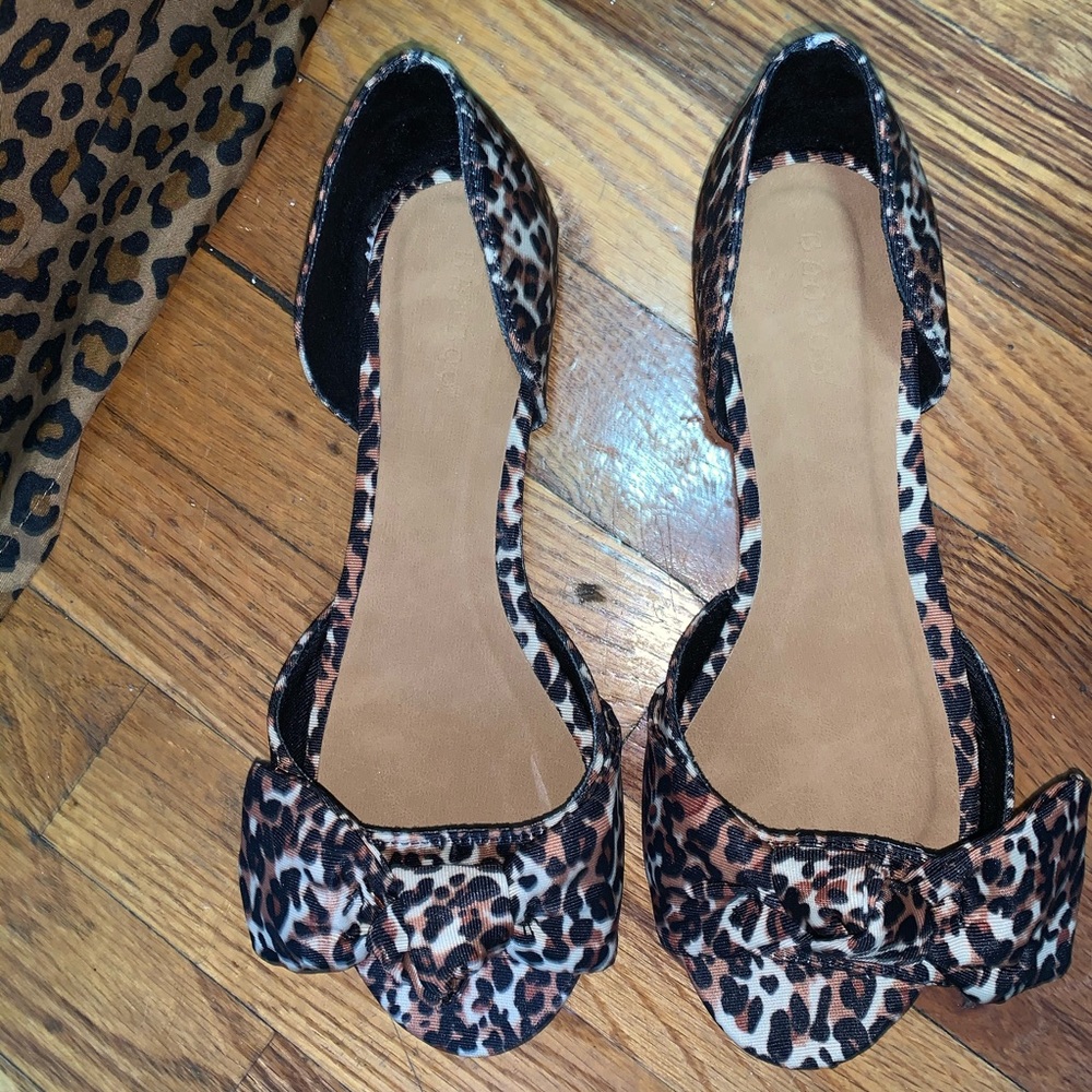Cheetah print shoe